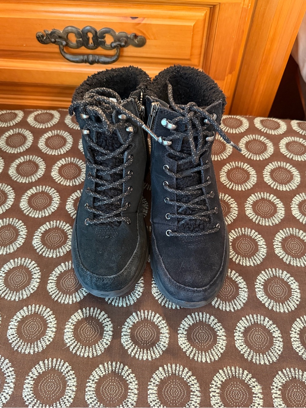 Skechers Glacial Ultra Black Suede Winter Boots Kids Size 6.5 Youth